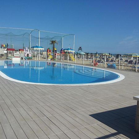 B&B Residence Sorriso Cattolica Eksteriør bilde